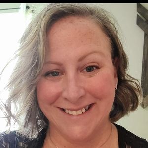 Meet your Posher, Holly